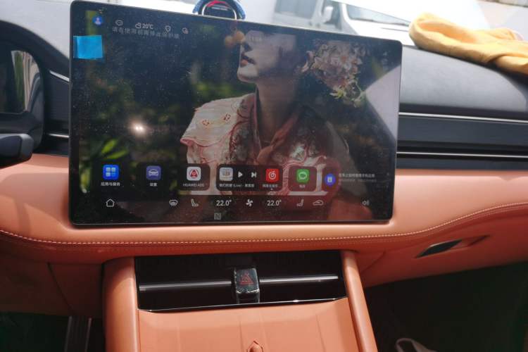 Used Hima AITO M7 2024 1.5T Intelligent Driving 4WD Ultra Version 6 Seats Audio And AC Panel