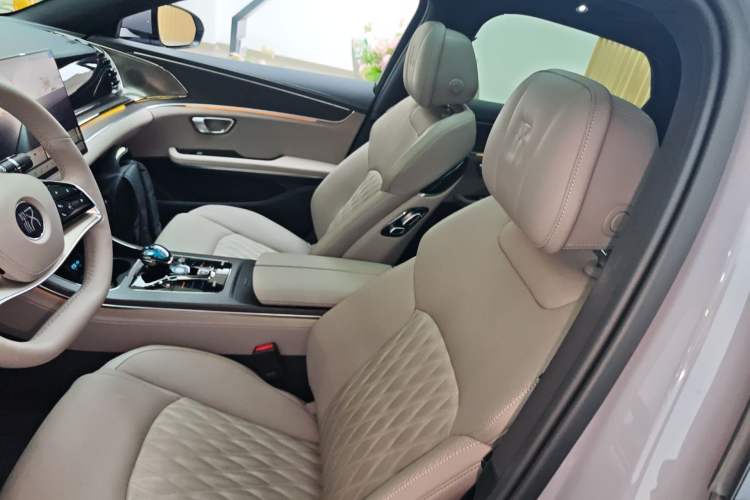 Used BYD Han 2025 DM-i Intelligent Driving Edition 125KM LiDAR Flagship Model
