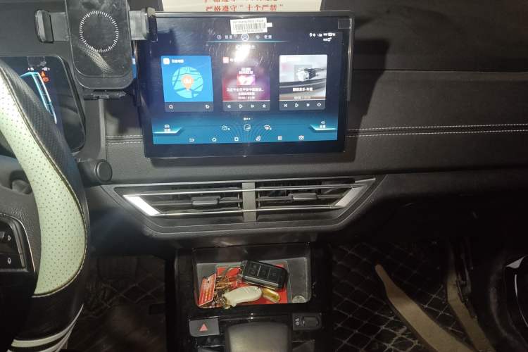 Used BYD Yuan New Energy 2019 EV535 Smart Connect Trendsetting Model Audio And AC Panel