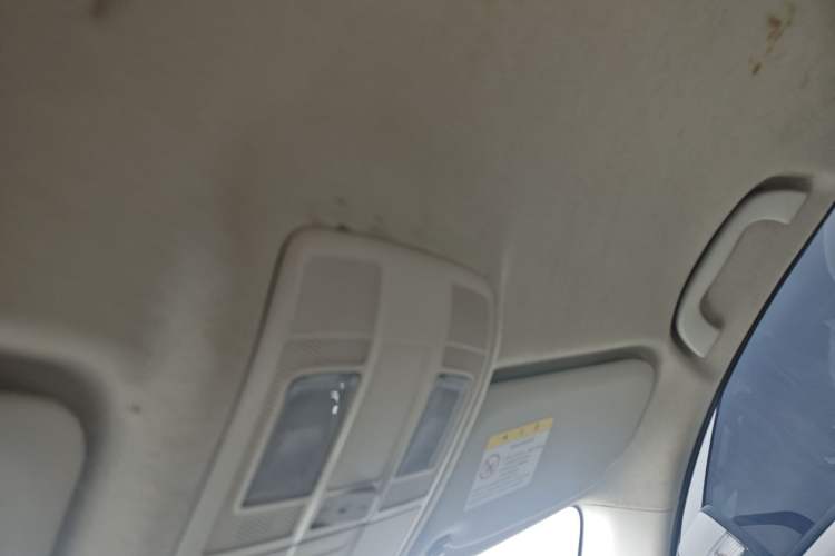 Used Mazda CX-5 2015 2.0L Manual Two-Wheel Drive Comfort Version Headliner