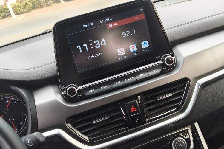 Used Kia Sportage R 2019 2.0L Automatic Smart Luxury Edition Audio And AC Panel