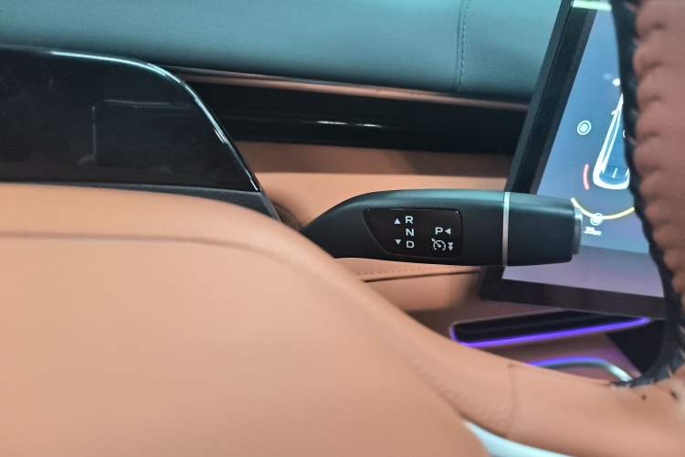 Used Deepal S07 2023 200Max Range-Extended Version
