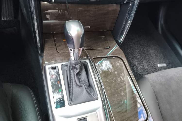 Used Toyota Reiz 2013 2.5V Shangrui Edition Gear Lever