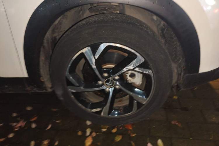 Used Citroen C5 AIRCROSS 2017 380THP Luxury Model Right Front Wheel Hub
