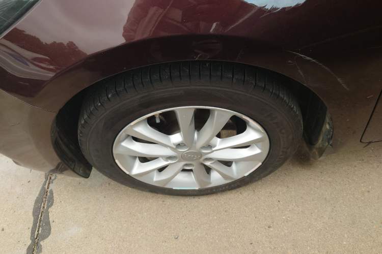 Used Kia K3 2016 1.6L Automatic GL Left Front Wheel Hub