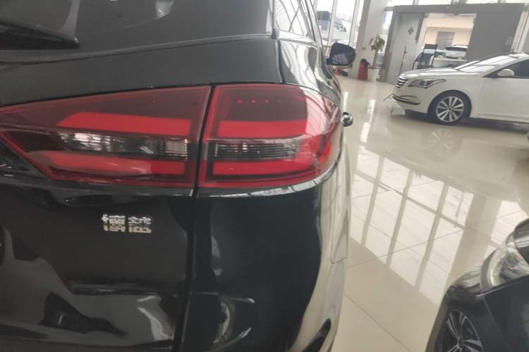 Used Geely Auto Emgrand X7 Sport 2022 1.8TD DCT Zhiya Trim Right Rear Taillight