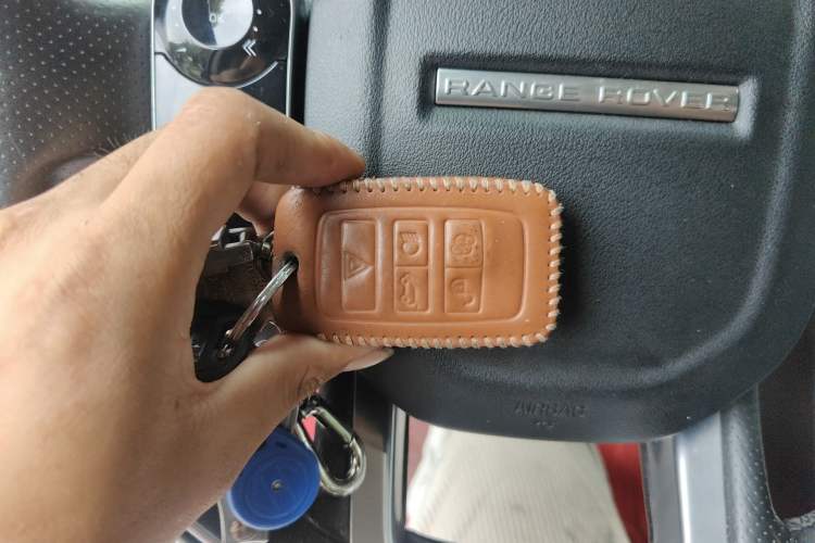 Used Land Rover Range Sport 2020 3.0 L6 HSE DYNAMIC Vehicle Key