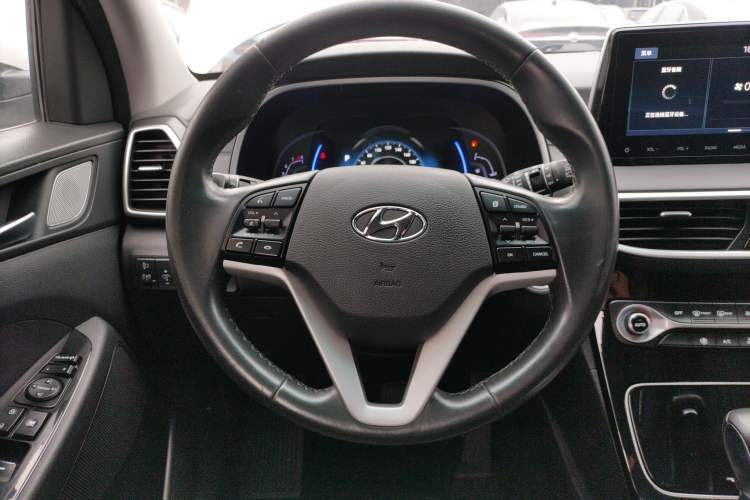 Used Hyundai Tucson 2020 280TGDi Two-Wheel-Drive GLS Fashion Edition China VI Standard