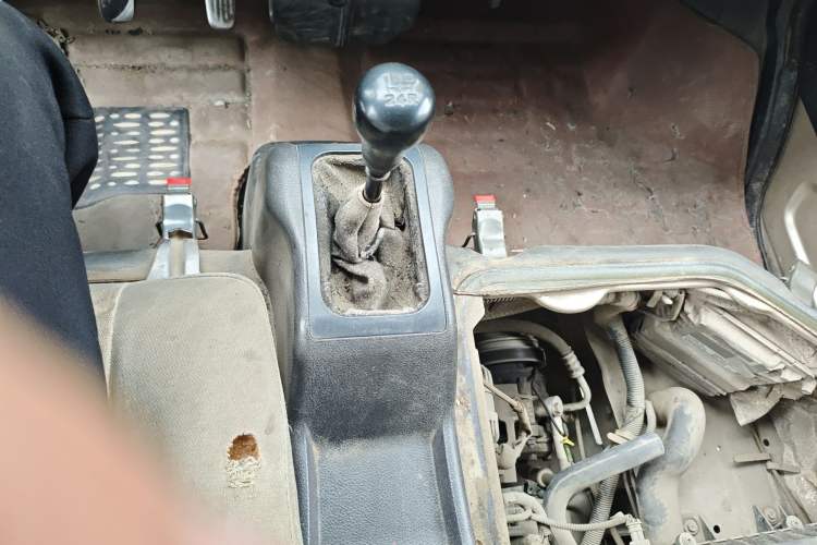 Used Wuling Rongguang 2011 1.2L Base Version
