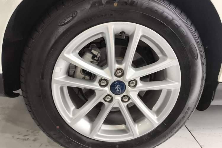 Used Ford Focus 2015 Sedan EcoBoost 180 Automatic Elite Model