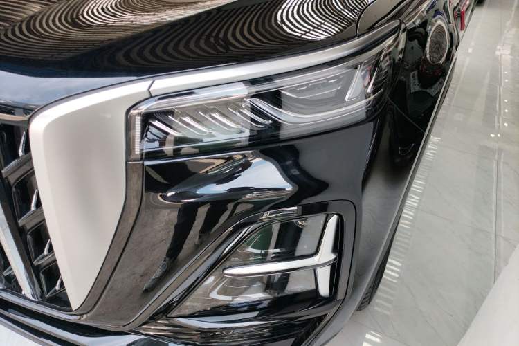Used Hongqi HS5 2025 2.0T Two-Wheel Drive Flagship Pro Edition Left Front Headlight