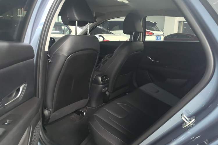 Used Hyundai Elantra 2023 1.5L CVT LUX Prestige Edition
