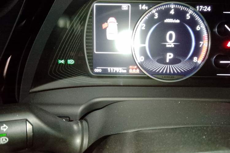 Used Lexus ES 2024 200 Premium Edition Odometer Close Up