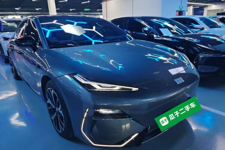 Used Geely Galaxy E8 2025 575 km Exploration Intelligent Driving Edition Front Right 45 Deg