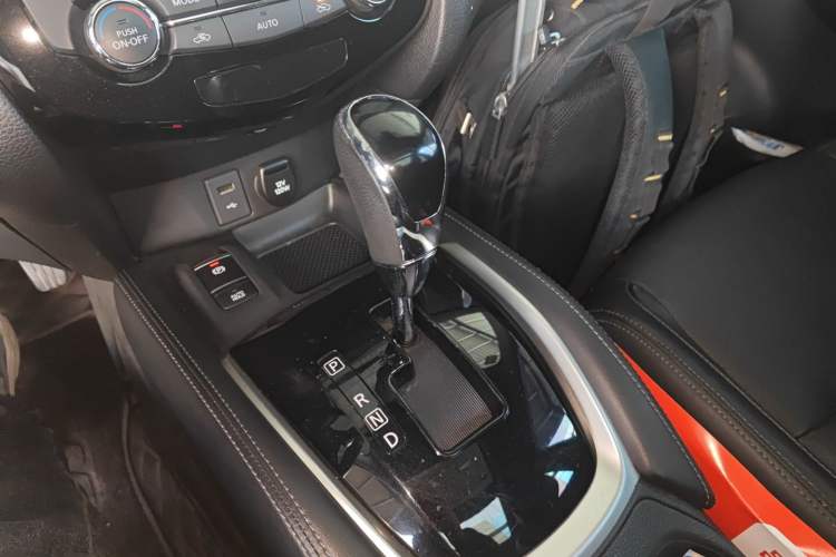 Used Nissan X-Trail 2020 2.5L XL ITS CVT 4WD Deluxe Navigation Edition Gear Lever