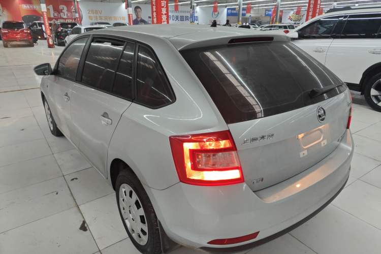 Used Skoda Rapid Spaceback 2014 1.4TSI DSG Enjoyment Edition