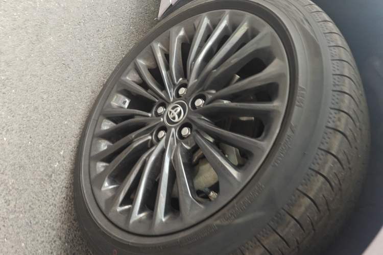 Used Toyota Avalon 2019 2.5L Touring Premium Version China VI Standard
