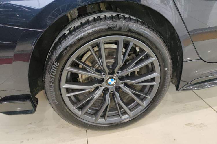 Used BMW 3 Series 2024 325Li M Sport Night Edition Package Right Rear Wheel Hub