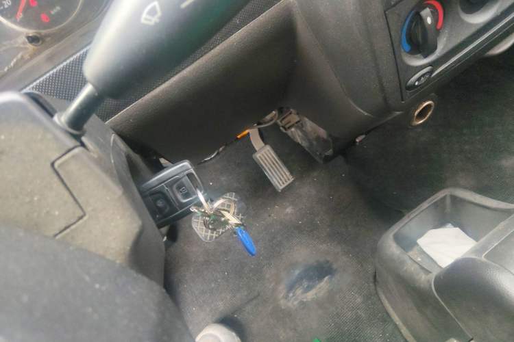 Used Wuling Rongguang EV 2020 Enclosed Window Version Base Model 2 Seats 300 KM Vehicle Key