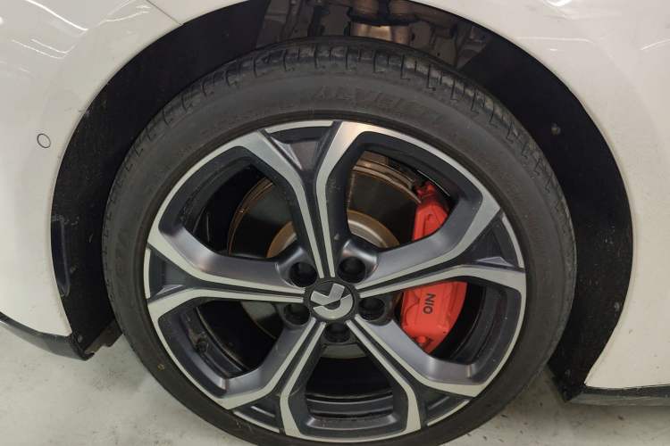 Used Nio ET5T 2025 75 kWh Touring Left Front Wheel Hub