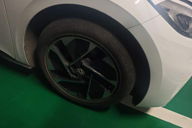 Used Volkswagen ID.3 2025 Smart Edition Outstanding Model Right Front Wheel Hub