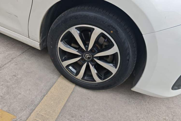 Used Citroen C4 Sega 2016 1.6L Automatic Luxury Model Right Front Wheel Hub