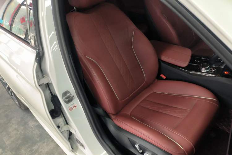 Used BMW 5 Series 2022 Second Facelift 525Li M Sport Package