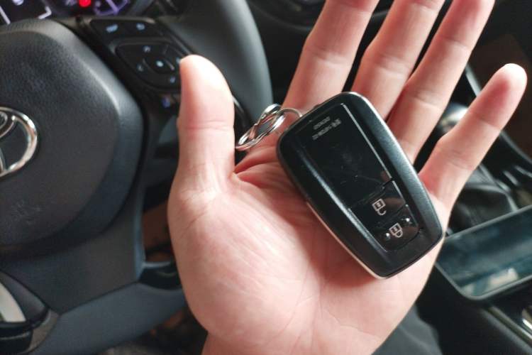 Used Toyota C-HR 2018 2.0L Luxury Edition China V Standard Interior 1