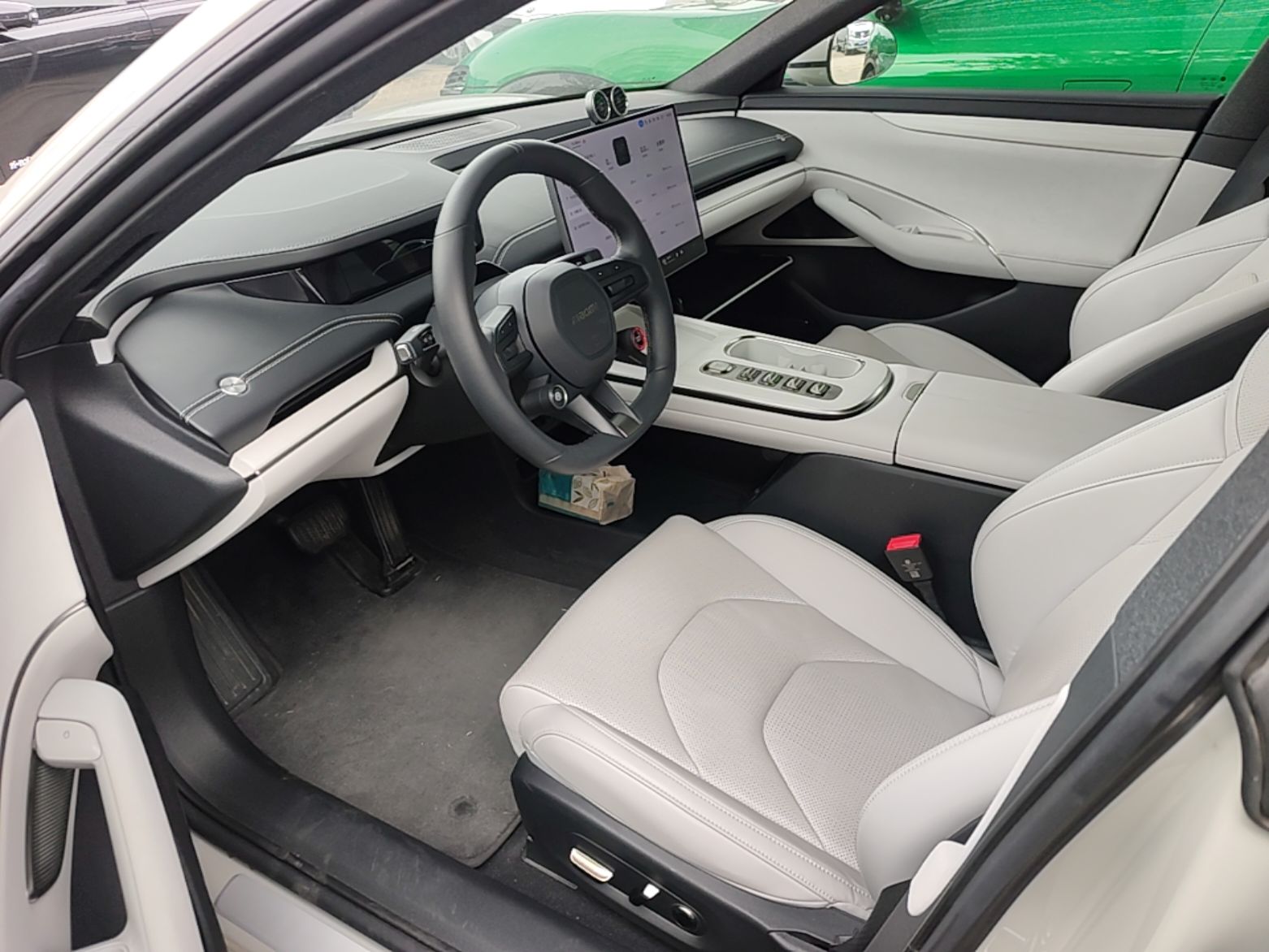 Xiaomi Auto SU7 2024 Rear-Drive Ultra-Long Range Advanced Pro-Level Intelligent Driving Version — снимка 17