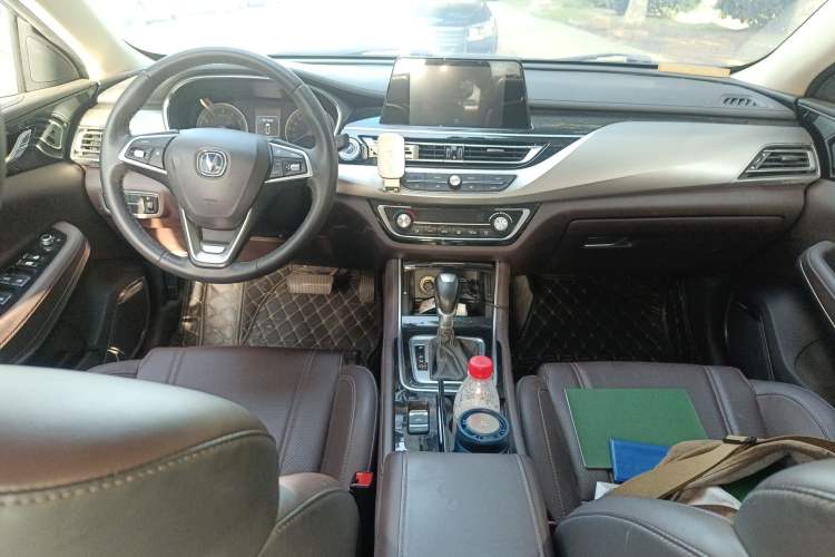 Used CHANGAN Raeton CC 2018 1.5T Automatic Elegant Starry Edition China V Standard
