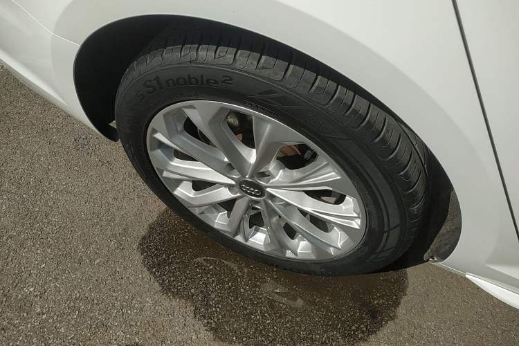 Used Audi A4L 2019 40 TFSI Ambition China VI Right Rear Wheel Hub