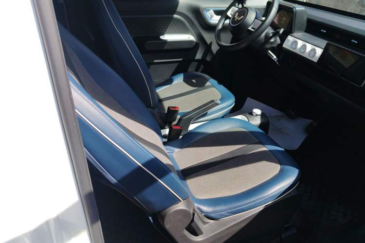 Used Wuling Hongguang MINIEV 2022 GAMEBOY 300km Enthusiast Model with Lithium Iron Phosphate
