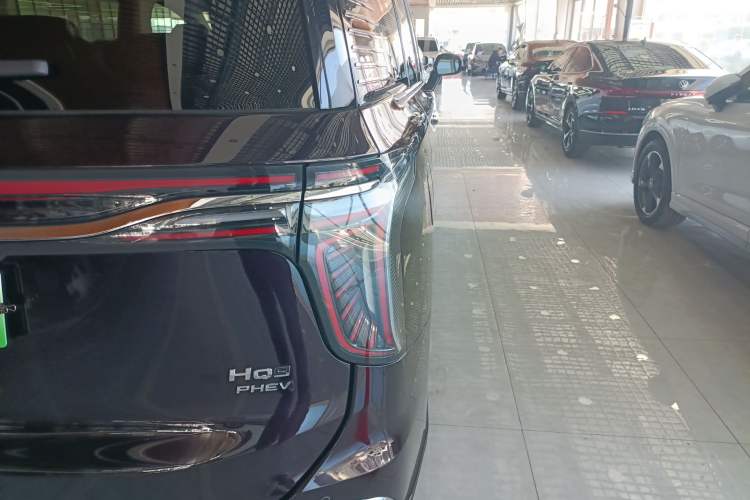 Used Hongqi HQ9 PHEV 2024 2.0T Four-Wheel Drive Business Edition Right Rear Taillight