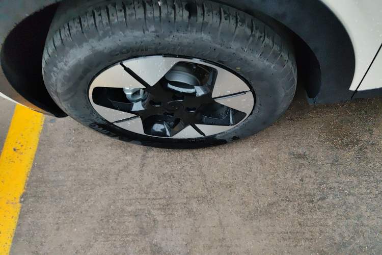 Used Geely Galaxy Geome 2025 UP 410km Exploration+ Edition
