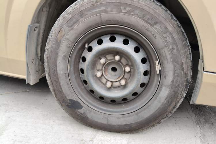 Used Foton Scenic G7 2015 2.0L Commercial Version Long Wheelbase High Roof – 486EQV4