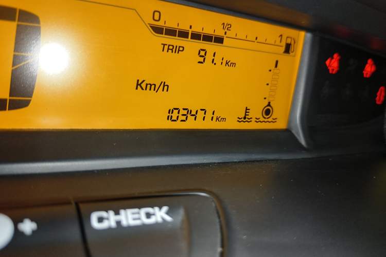 Used Citroen C-Quatre 2012 Hatchback 1.6L Automatic LeShang Model Odometer Close Up