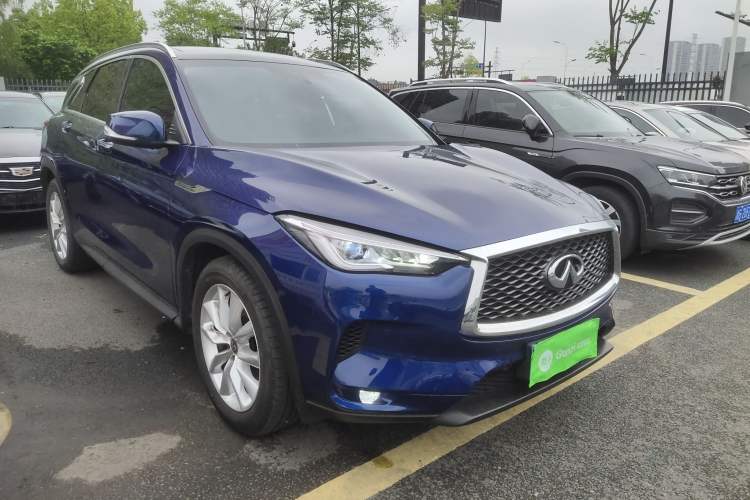 Used Infiniti QX50 2018 2.0T Two-Wheel Drive Fashion Edition Front Right 45 Deg