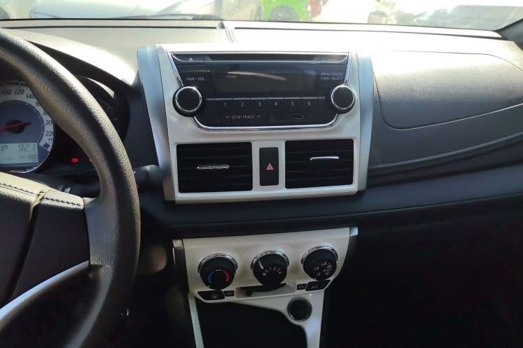 Used Toyota YARiS L Zhi Xuan 2015 1.5G Automatic Xuan Dong Sunroof Special Edition
