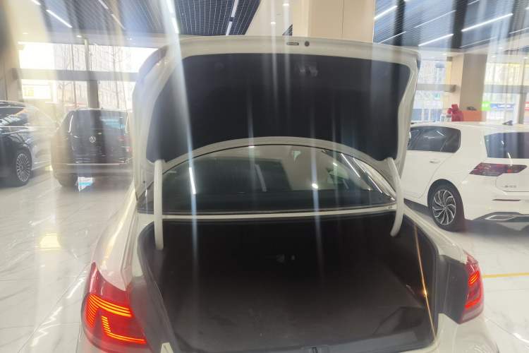 Used Volkswagen FAW-Volkswagen CC 2016 2.0 TSI Luxury Model
