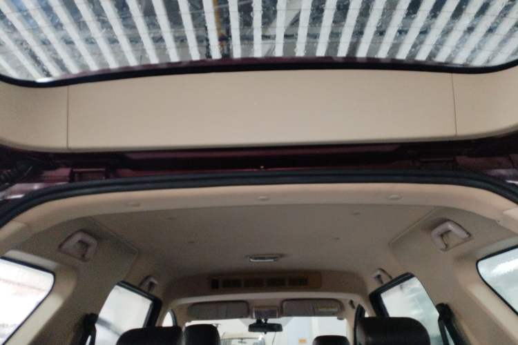 Used Dongfeng Fengon 370 2016 1.5L Manual Luxury 7-Seater