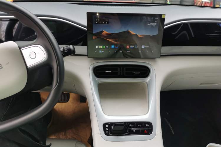 Used Geely Galaxy Geome 2026 Model 410km Carefree Edition Audio And AC Panel