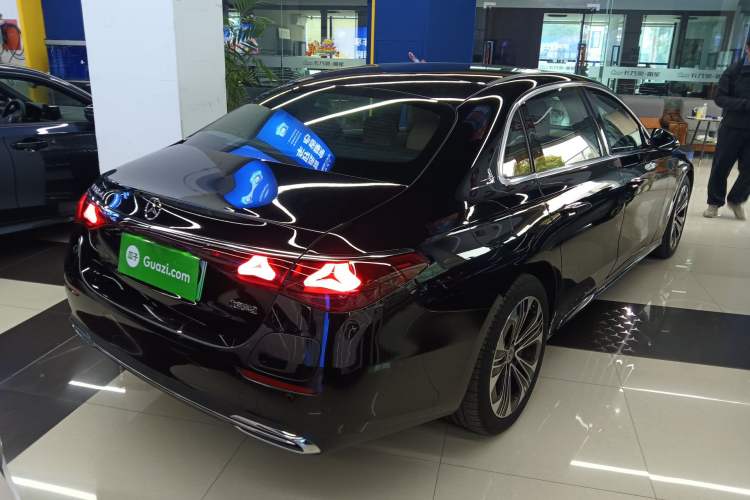 Used Mercedes-Benz E-Class New Energy 2024 E 350 e L Plug-in Hybrid Sedan Rear Right 45 Deg