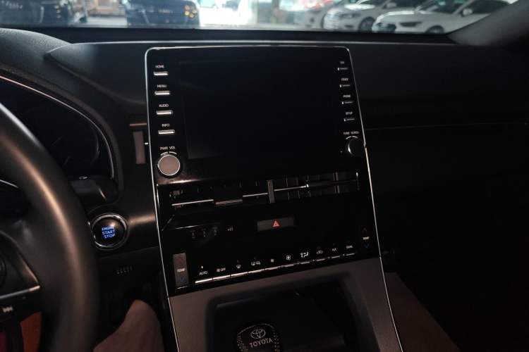 Used Toyota Avalon 2019 2.0L XLE Premium Edition China VI