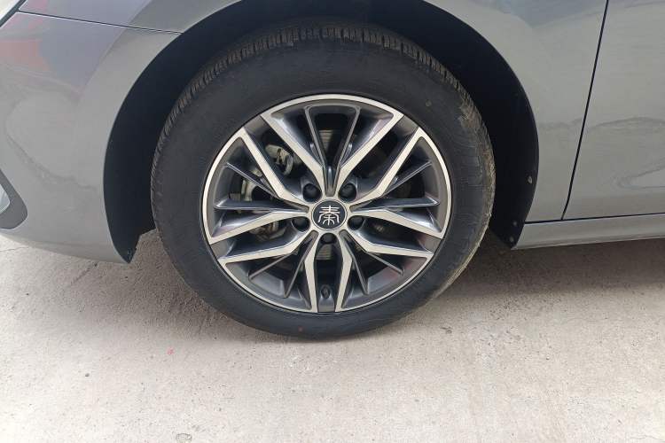 Used BYD Qin PLUS 2024 Honor Edition EV 510KM Leading Model Left Front Wheel Hub