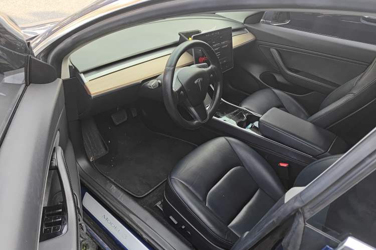 Used Tesla Model 3 2019 Long-Range Rear-Wheel-Drive Version