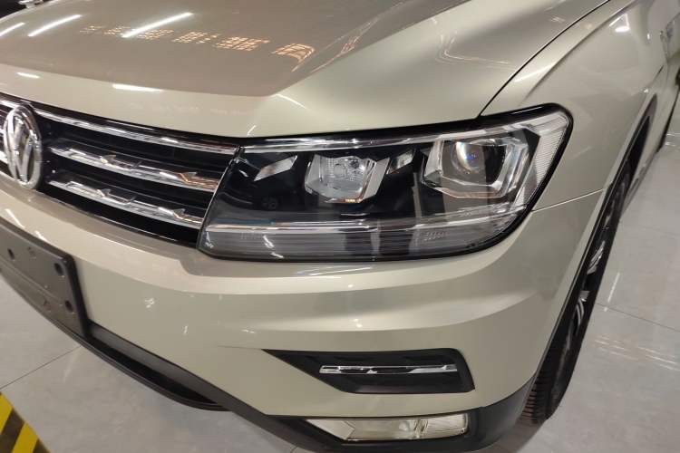 Used Volkswagen Tiguan L 2019 330TSI Automatic Two-Wheel Drive Panoramic Comfort Edition China VI Standard Left Front Headlight