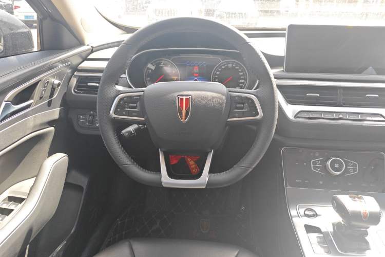 Used Hongqi H5 2022 Classic Model Facelift 1.8T Automatic Smart Connect Flagship Edition Steering Wheel