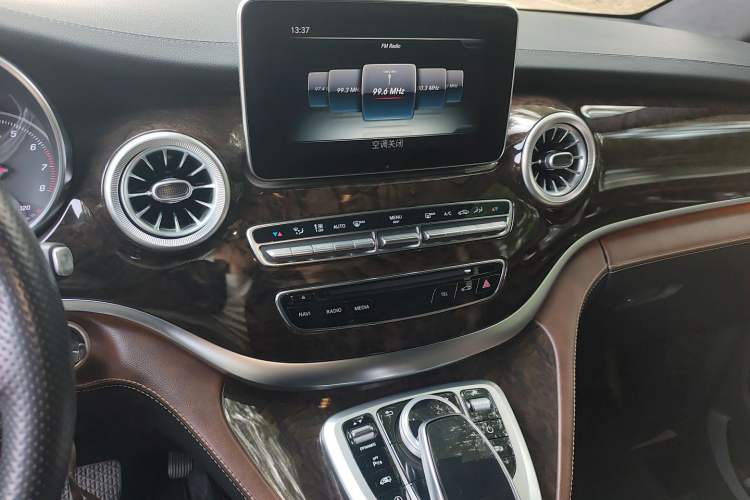 Used Mercedes-Benz V-Class 2018 V 260 L Prestige Extended Version China VI