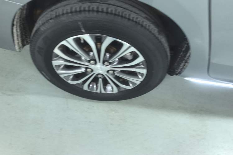 Used Buick GL8 2023 Land Executive Class Comfort Model