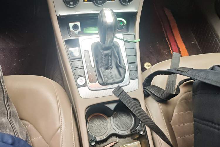 Used Volkswagen Magotan 2013 1.8TSI Prestige Model Gear Lever